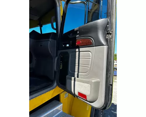 PETERBILT 389 Cab