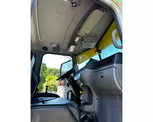 PETERBILT 389 Cab