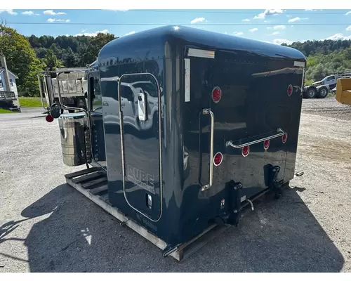 PETERBILT 389 Cab
