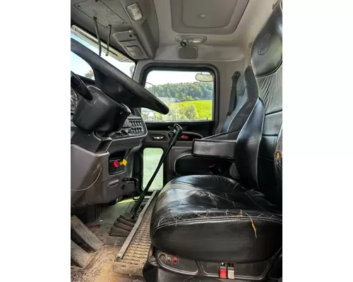 PETERBILT 389 Cab