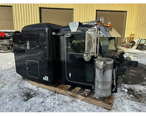PETERBILT 389 Cab