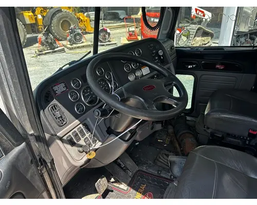 PETERBILT 389 Cab