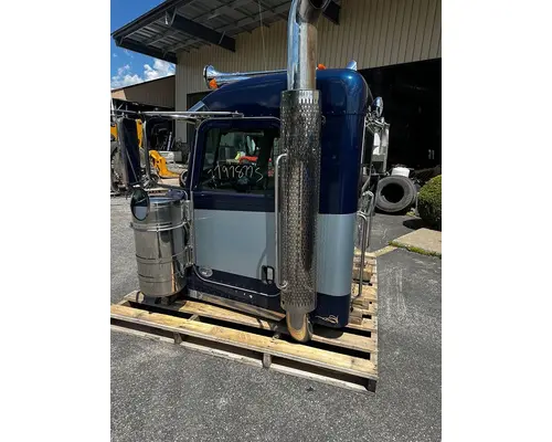 PETERBILT 389 Cab