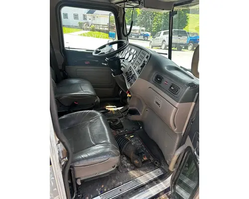 PETERBILT 389 Cab