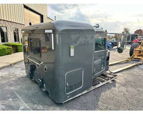 PETERBILT 389 Cab
