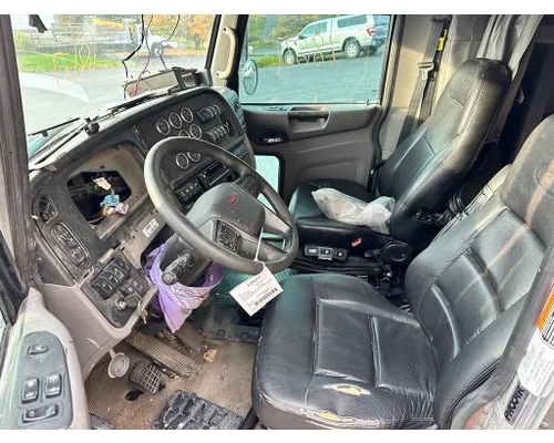 PETERBILT 389 Cab