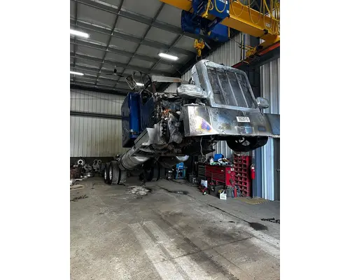 PETERBILT 389 Complete Vehicle