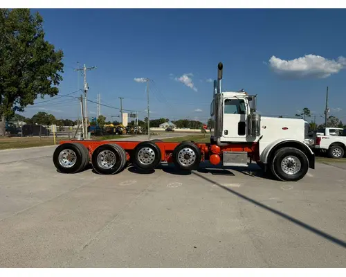 PETERBILT 389 Complete Vehicle