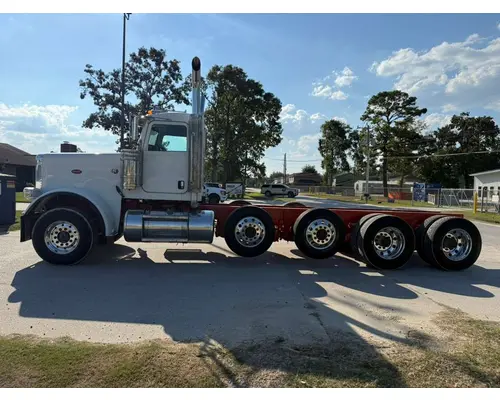 PETERBILT 389 Complete Vehicle