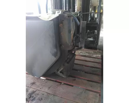 PETERBILT 389 DEF TANK