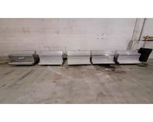 PETERBILT 389 DPF (Diesel Particulate Filter)