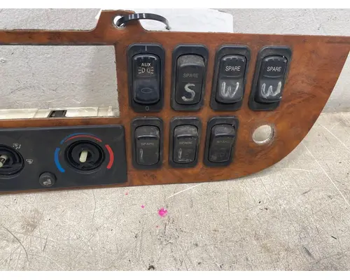 PETERBILT 389 Dash  Console Switch