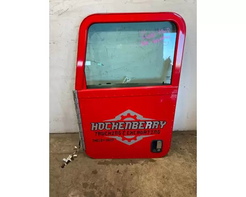 PETERBILT 389 Door Assembly, Front