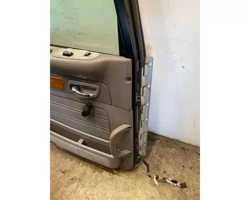 PETERBILT 389 Door Assembly, Front