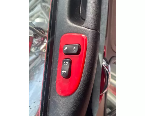 PETERBILT 389 Door Assembly, Front