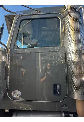 PETERBILT 389 Door Assembly, Front