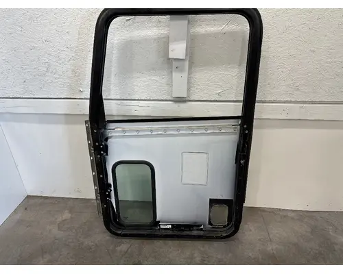 PETERBILT 389 Door Assembly, Front