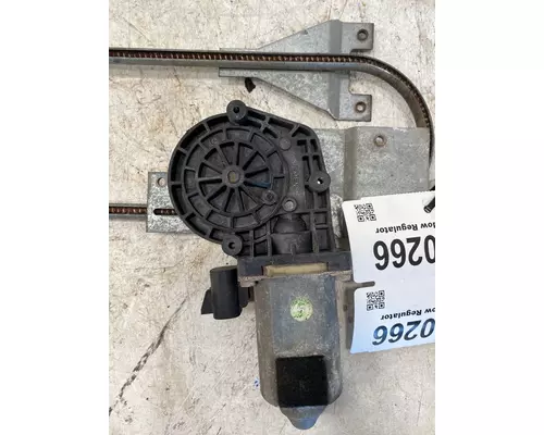 PETERBILT 389 Door Window Regulator, Front