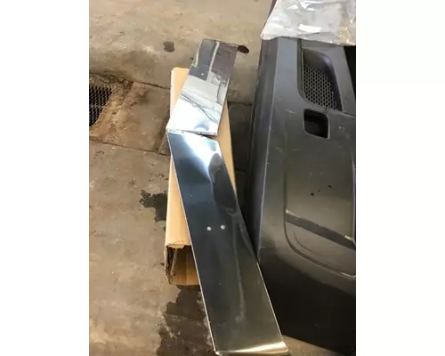 PETERBILT 389 EXTERIOR SUN VISOR