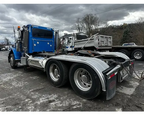 PETERBILT 389 Fifth Wheel