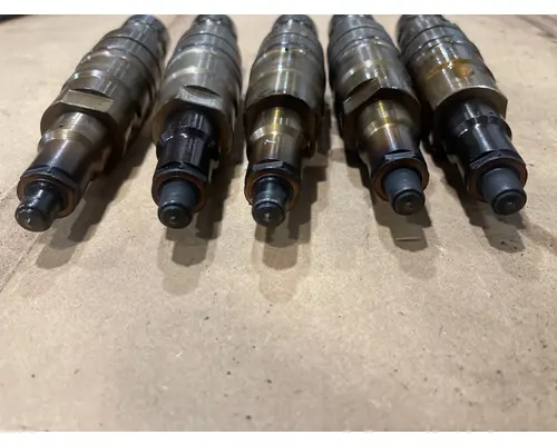 PETERBILT 389 Fuel Injector