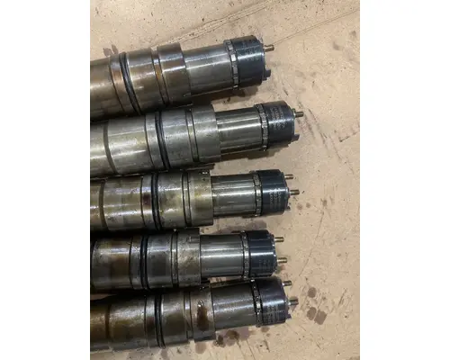 PETERBILT 389 Fuel Injector