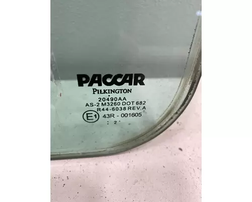 PETERBILT 389 Glass