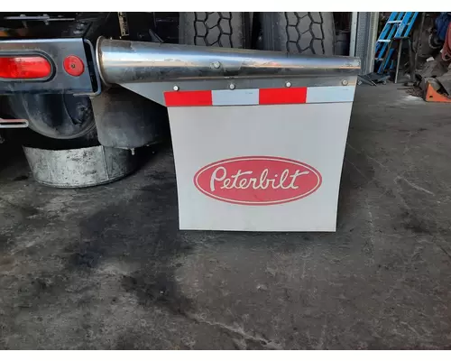 PETERBILT 389 MUD FLAP HANGER