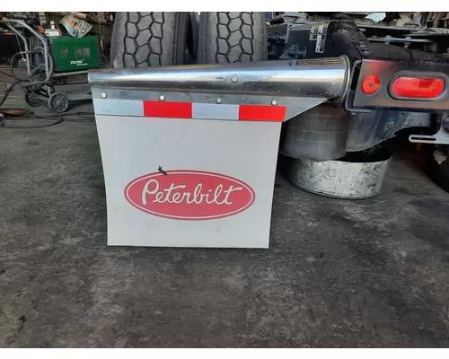 PETERBILT 389 MUD FLAP HANGER