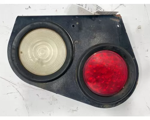 PETERBILT 389 Rear Light Panel