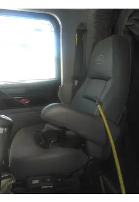 PETERBILT 389 SEAT, FRONT