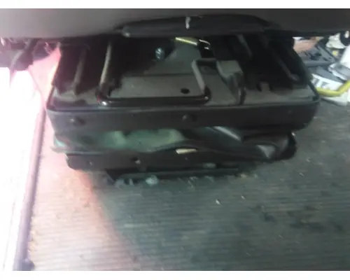 PETERBILT 389 SEAT, FRONT