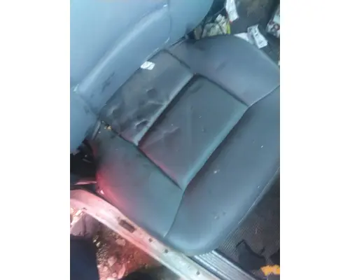 PETERBILT 389 SEAT, FRONT
