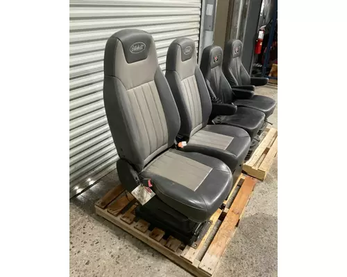 PETERBILT 389 Seat, Front