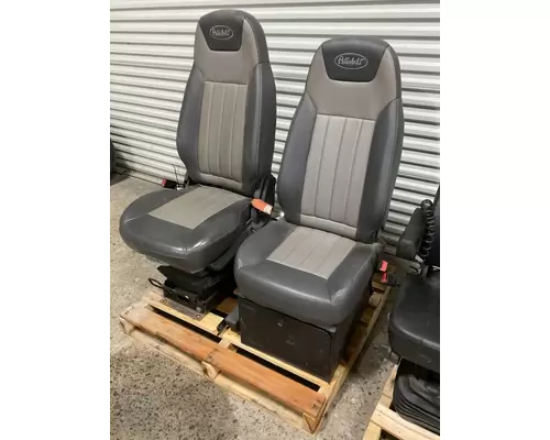 PETERBILT 389 Seat, Front