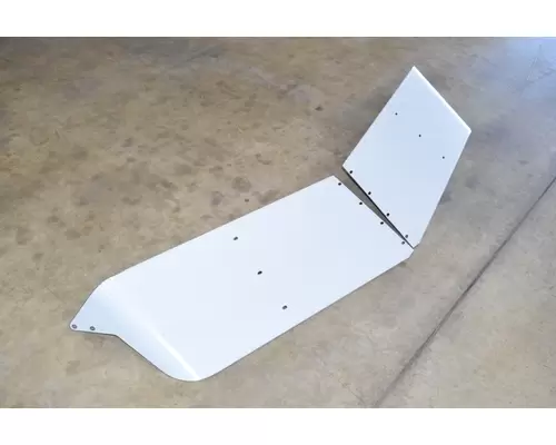 PETERBILT 389 Sun Visor (External)
