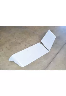 PETERBILT 389 Sun Visor (External)