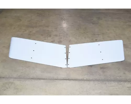 PETERBILT 389 Sun Visor (External)
