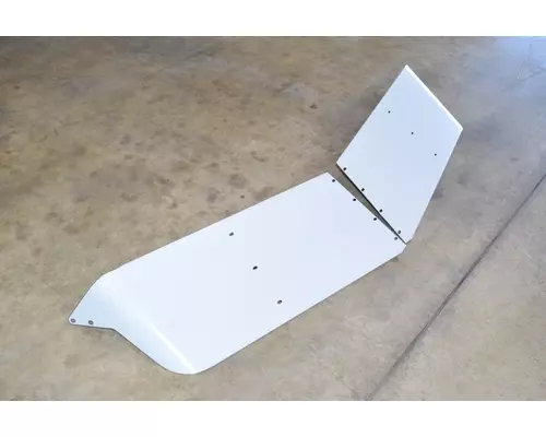 PETERBILT 389 Sun Visor (External)