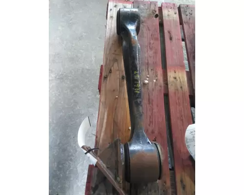 PETERBILT 389 TORQUE ARM