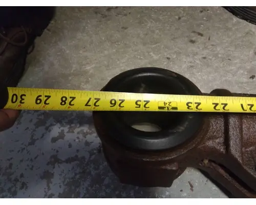 PETERBILT 389 TORQUE ARM