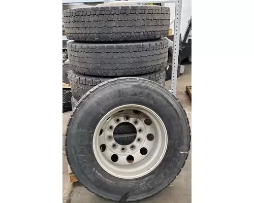 PETERBILT 389 Tire and Rim