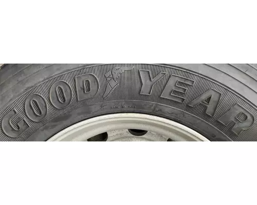 PETERBILT 389 Tire and Rim