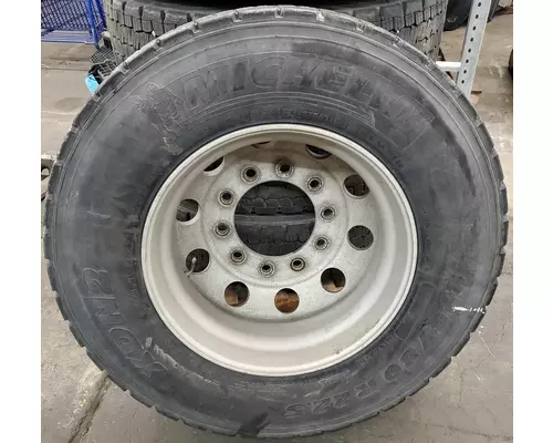 PETERBILT 389 Tire and Wheel