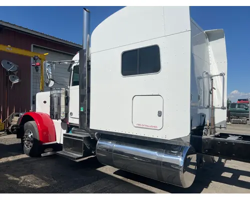 PETERBILT 389 VEHICLE FOR SALE