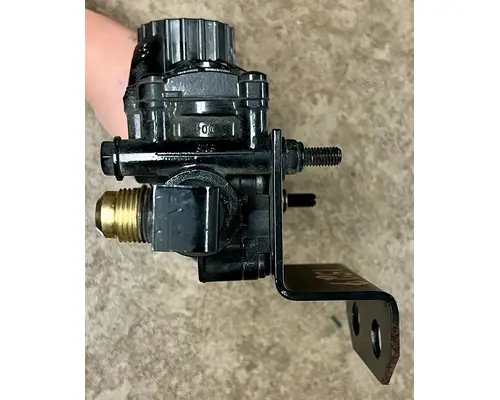 PETERBILT 520 AirBrake Relay Valve Assembly