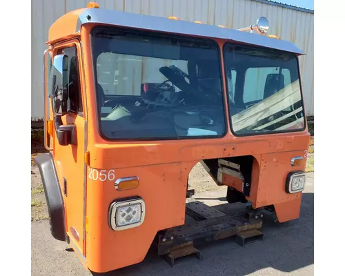 PETERBILT 520 Cab