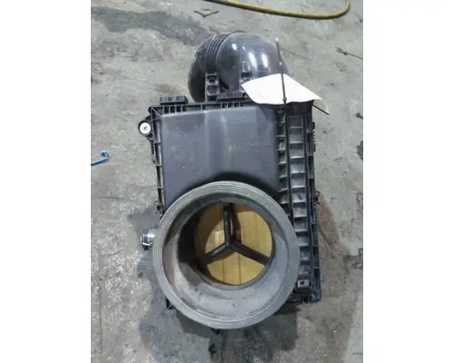 PETERBILT 536 AIR CLEANER