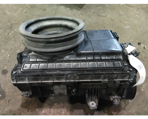 PETERBILT 536 AIR CLEANER