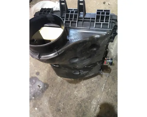 PETERBILT 536 AIR CLEANER